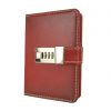 Malý ručne tieňovaný zápisník z prírodnej kože na heslový zámok, tmavo červená farba