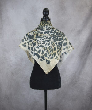 Ručne maľovaná hodvábna šatka HNEDÝ LEOPARD, 90 x 90cm, Vyrobené na Slovensku