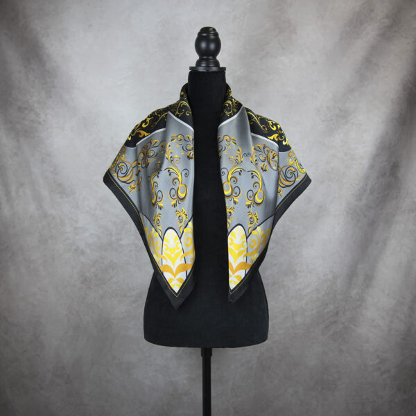 Hodvábna šatka ORNAMENT - ZLATÝ, 90 x 90cm, Vyrobené na Slovensku - Image 5