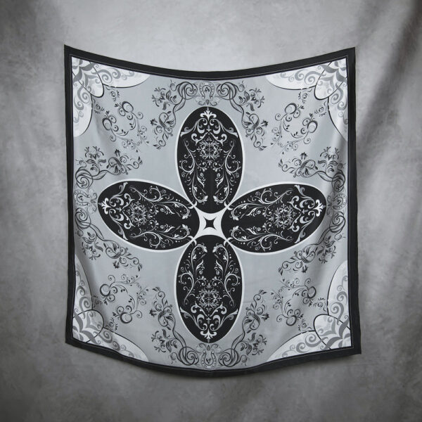 Hodvábna šatka ORNAMENT - SIVÝ, 90 x 90cm, Vyrobené na Slovensku - Image 2
