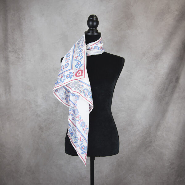 Hodvábna šatka TANEČNICA, 90 x 90cm, Made in SLOVAKIA - Image 4