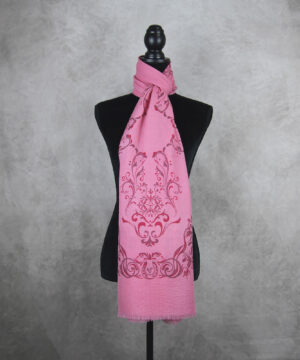 Unisex zimný šál z Merino vlny so vzorom ORNAMENT PINK, výrobený na Slovensku