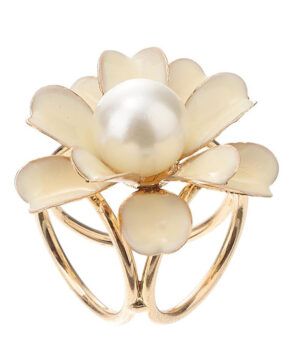 Prsteň na šatku – Biela perla v krémovo zlatej farbe
