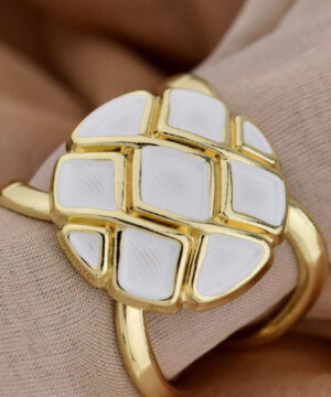 Alternative view of Brošňa na šatku a šál – biela pečať v zlatej kombinácii